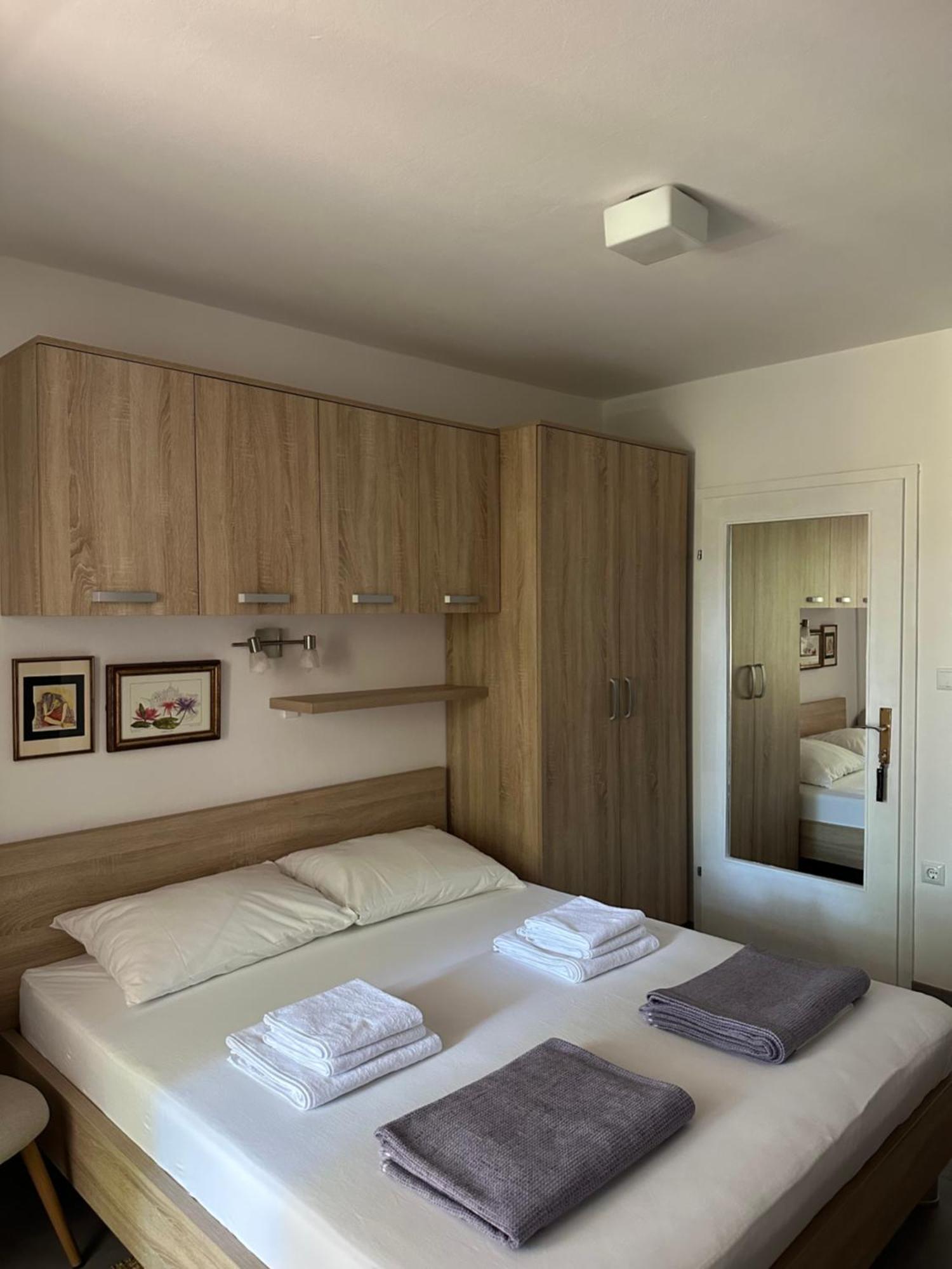 Studio Apartman Stefanija Selce Esterno foto